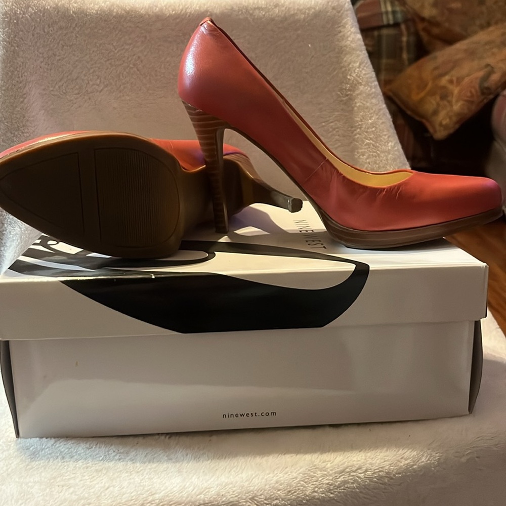 Nine West heels - Picture 2 of 5